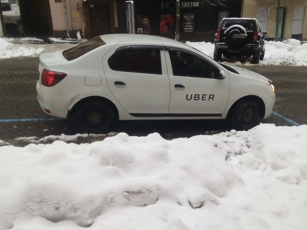 Uber_car_in_Kyiv