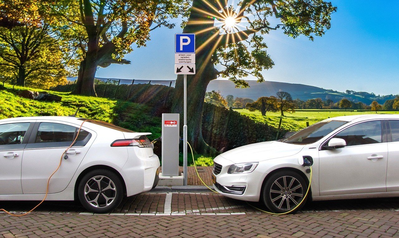 Why Does Norway Have So Many Electric Cars? Here Is Why.