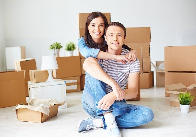 Couple Moving Out - Tips