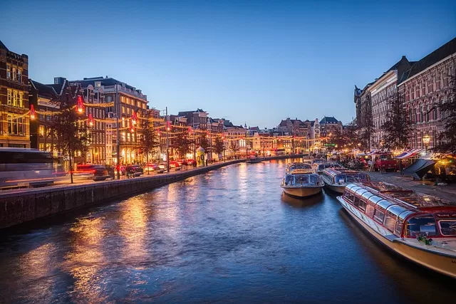 Amsterdam - Imagem de Iulian Ursache por Pixabay