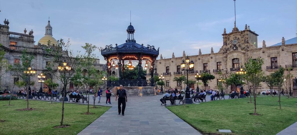 Picture of a park in Guadalajara for an article about how safe is the city.