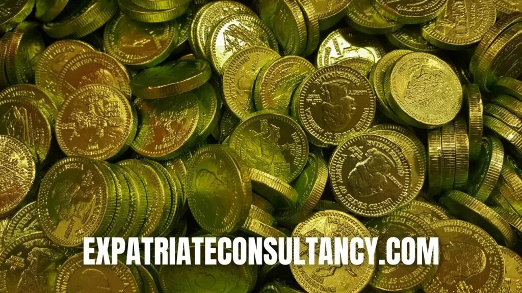 Image of gold coins. To be able to quickly move your savings is an important point in deciding what to do in case of war.